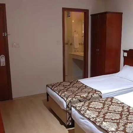Helen Hotel 3*