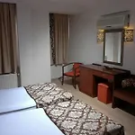 Hotel Helen 3*