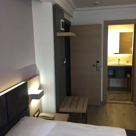 Helen 3* Κανακάλε