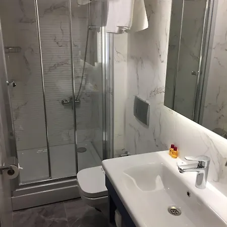 Hotel Helen 3*