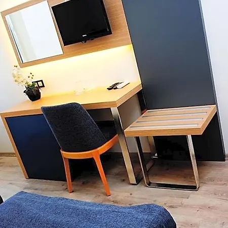 Helen Hotel 3*