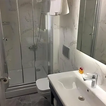 Helen Hotel