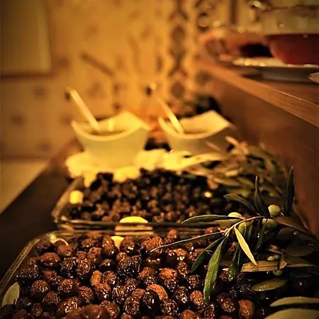 Helen Hotel 3*