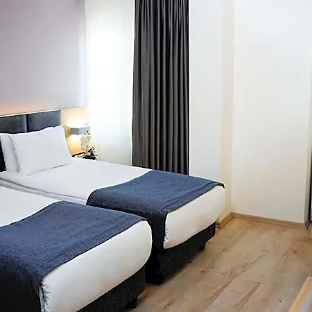 Helen Hotel 3*