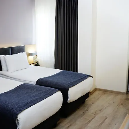 Helen Κανακάλε